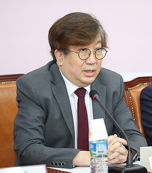 지난 2020년 6월 미래통합당(국민의힘 전신) 제21대 총선 백서제작특별위원회 부위원장으로 합류한 신율 명지대 정치외교학과 교수.<국민의힘 홈페이지 사진>